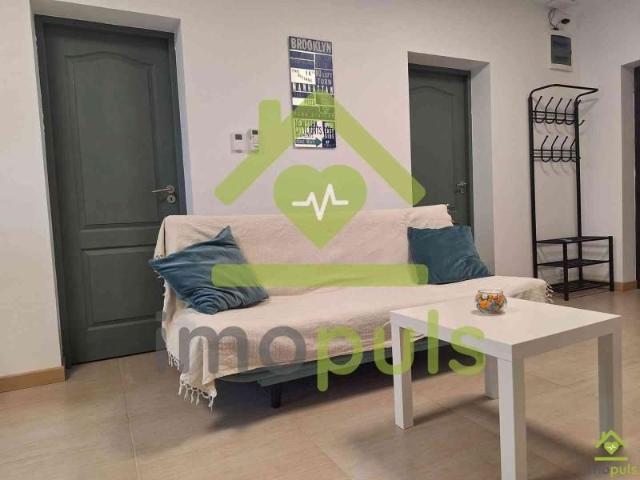Apartament 4 camere la casA a DumbrAviTa a