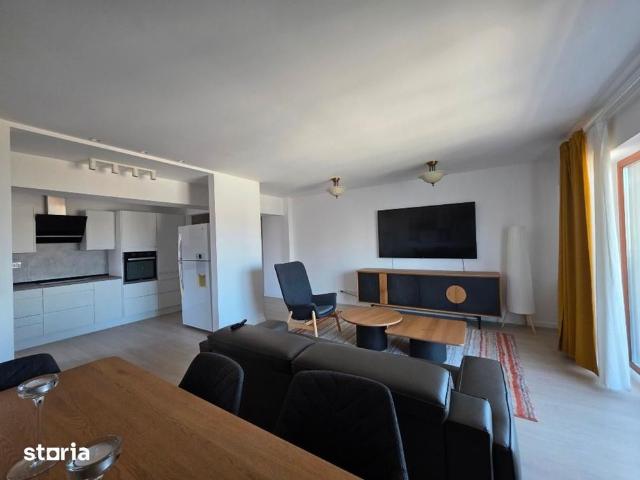 Apartament 4 camere + Loc de parcare.Piata Alba Iulia,Decebal