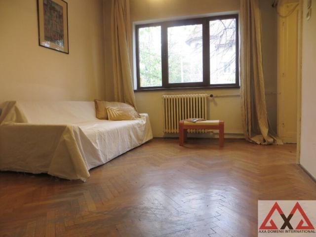 Apartament 4 camere Pantelimon Ferdinand apartament 4 camere in vila Caut anuntul. Ro