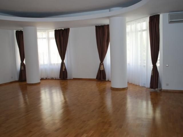 Apartament 4 camere Primaverii