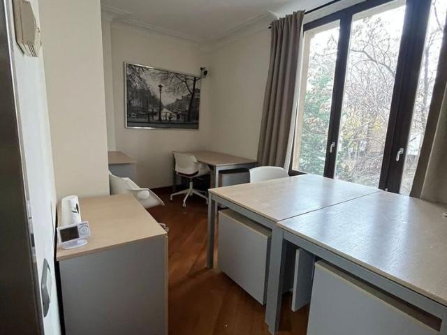 Apartament 4 camere superb 3min de Victoriei 15 min de Aeroport