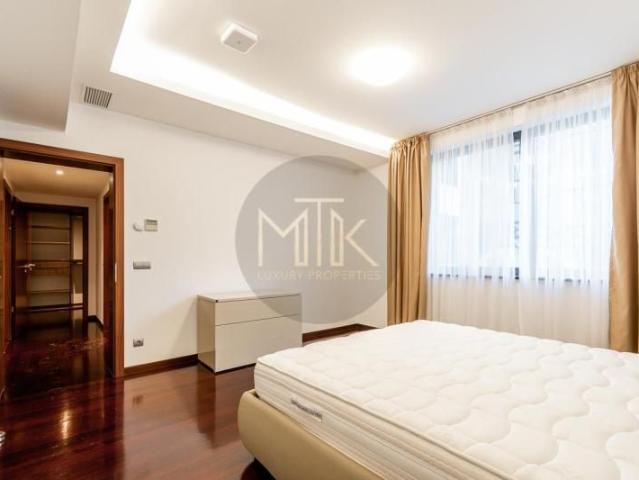 Apartament 4 camere | Suprafata 140 MP | LUX | Gradina + Parcare inclusa in pret
