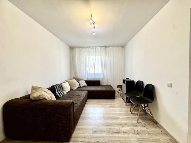 Apartament 4 camere, spațios, in zona Centralǎ Piața Mǎrǎști