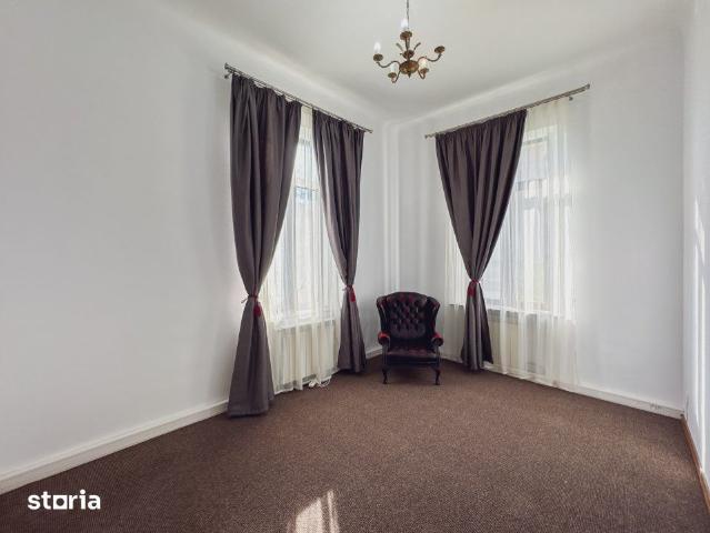 Apartament 4 camere, spatiul de activitate al firmei TALE de langa Par
