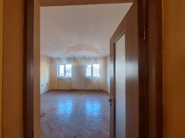 Apartament 4 camere vanzare in casă / vilă Sibiu, Central vezi locația pe hartă