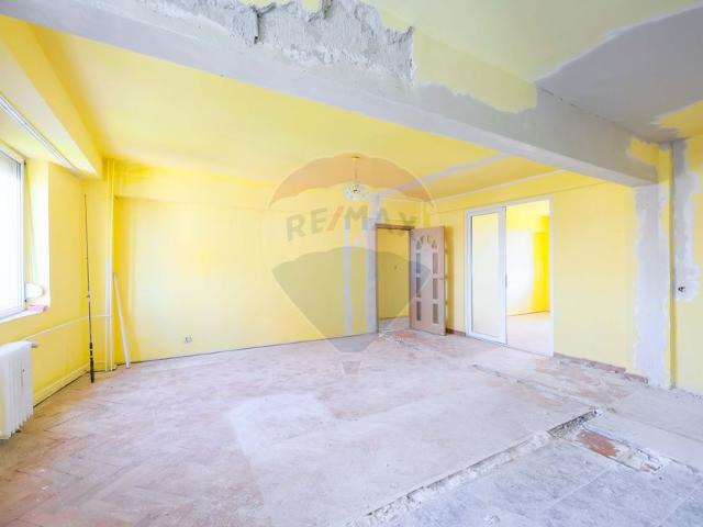 Apartament 4 camere vanzare in bloc de apartamente Bihor, Oradea, Nufarul vezi locația pe hartă