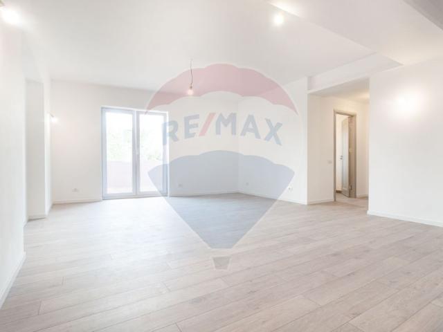 Apartament 4 camere vanzare in bloc de apartamente Bucuresti, Damaroaia vezi locația pe hartă