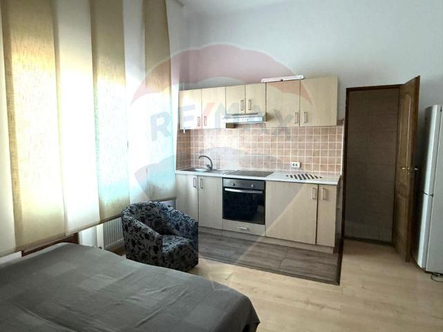 Apartament 4 camere vanzare in bloc de apartamente Bucuresti, Eminescu vezi locația pe hartă