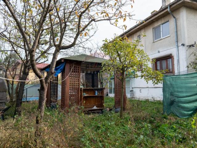 Apartament 4 camere vanzare in bloc de apartamente Bucuresti Ilfov, Snagov vezi locația pe hartă