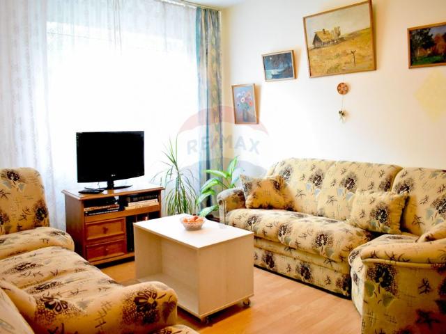 Apartament 3 camere vanzare in bloc de apartamente Cluj Napoca, Manastur vezi locația pe hartă