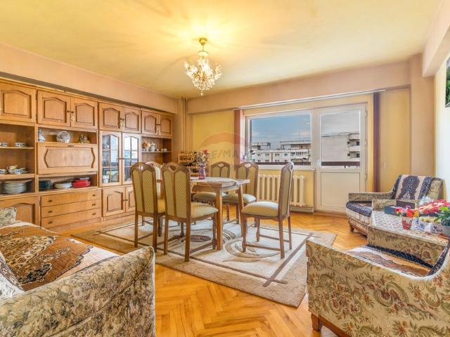 Apartament 4 camere vanzare in bloc de apartamente Cluj Napoca, Manastur vezi locația pe hartă