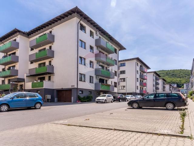 Apartament 4 camere vanzare in bloc de apartamente Cluj, Floresti vezi locația pe hartă