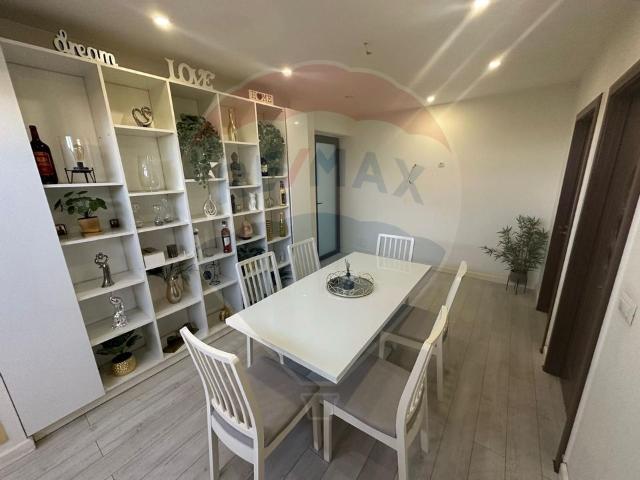 Apartament 4 camere vanzare in bloc de apartamente Dolj, Craiova, Rovine vezi locația pe hartă