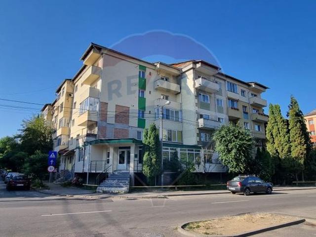 Apartament 4 camere vanzare in bloc de apartamente Maramures, Baia Mare, Ultracentral vezi locația pe hartă