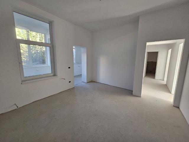 Apartament 4 camere zona centrala