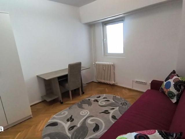 Apartament 4 camere zona P ta 1 Mai Mihalache