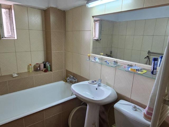 Apartament 4 camere zona Romarta etaj 3