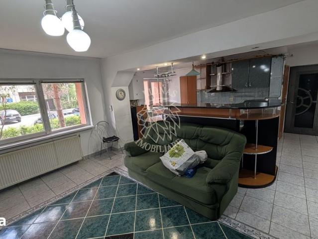 Apartament 4 camere 100 mp balcon parcare beci Central