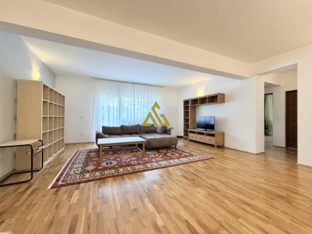 Apartament 4 camere,120 mp, imobil tip vila, garaj si boxa, A Muresanu