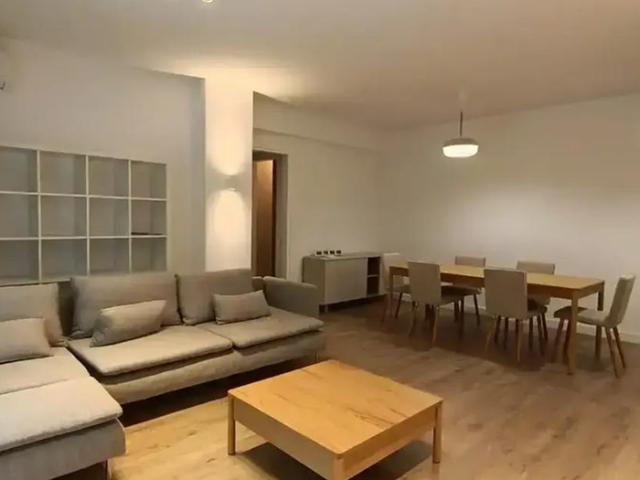 Apartament 4 Camere, 2 Bai, 2 Balcoane, in elegantul Cartier Armenesc