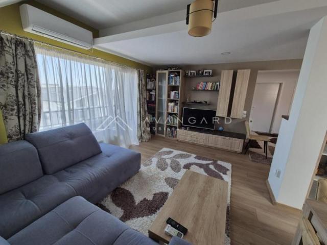 Apartament 4 camere, 3 bai, 2 balcoane, parcare