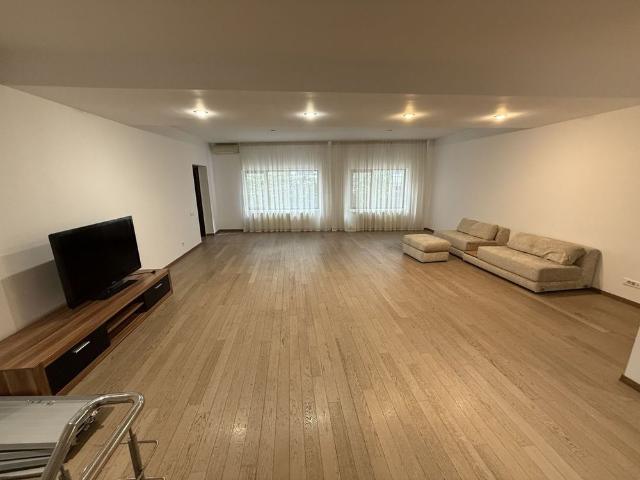 Apartament 5 camere de inchiriat zona Herastrau