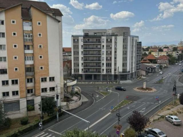 Apartament 5 Camere, Etaj 5/8, Bulevardul Republicii Zona Garii
