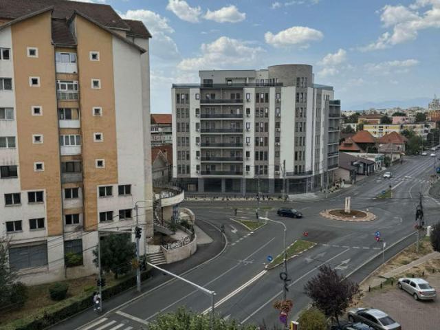 Apartament 5 Camere, Etaj 5/8, Bulevardul Republicii Zona Garii