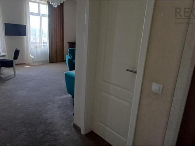 Apartament 5 camere la vila Calea Poienii