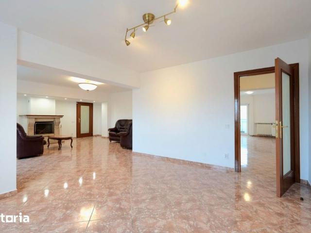 Apartament 5 camere, zona Unirii