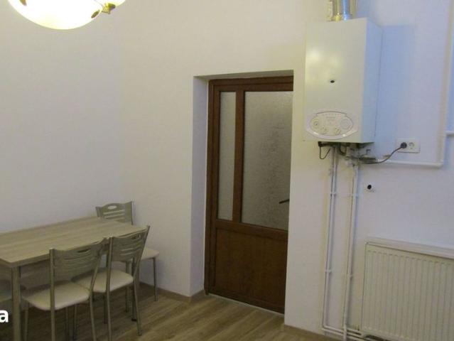 Apartament, 65 m²