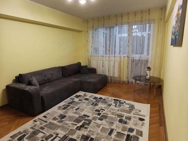 Apartament, 60 m²