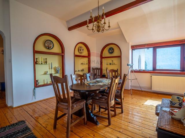 Apartament 6 camere vanzare in casă / vilă Prahova, Sinaia, Furnica vezi locația pe hartă