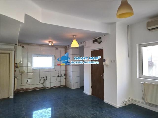 APARTAMENT 70 MP IN VILA INCHIRIERE 700 euro ZONA ROMANA DOROBANTI