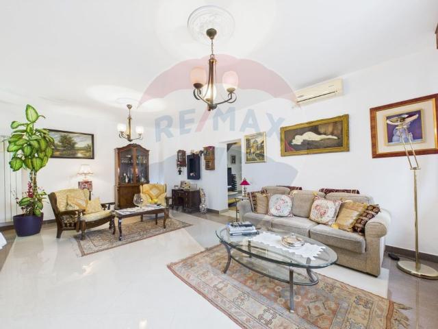 Apartament 7 camere vanzare in casă / vilă Bucuresti, Cotroceni vezi locația pe hartă