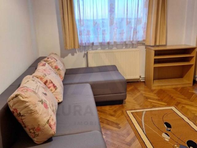 Apartament 84 mp utili 4 camere 3 dormitoare 2 balcoane zona Strand I