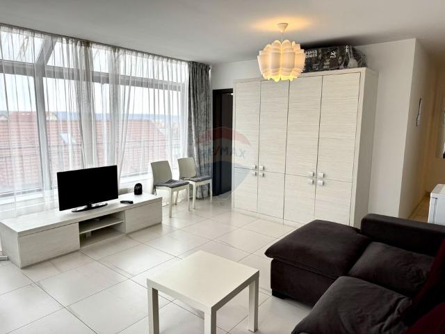 Apartament 8 camere vanzare in bloc de apartamente Cluj Napoca, Europa vezi locația pe hartă