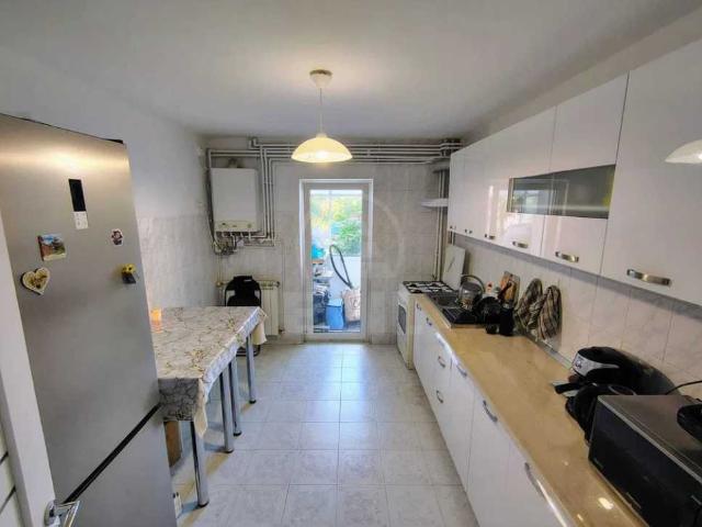 Apartamente de Închiriere 3 camere Cluj Napoca, Gheorgheni, APCJ359308