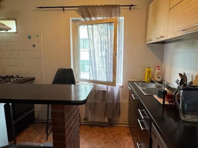 Apartamente de Închiriere 4 camere Cluj Napoca, Manastur, APCJ358476
