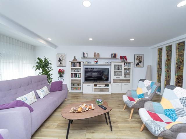 Apartamento 4 dormitorios 203 m2 220m² León