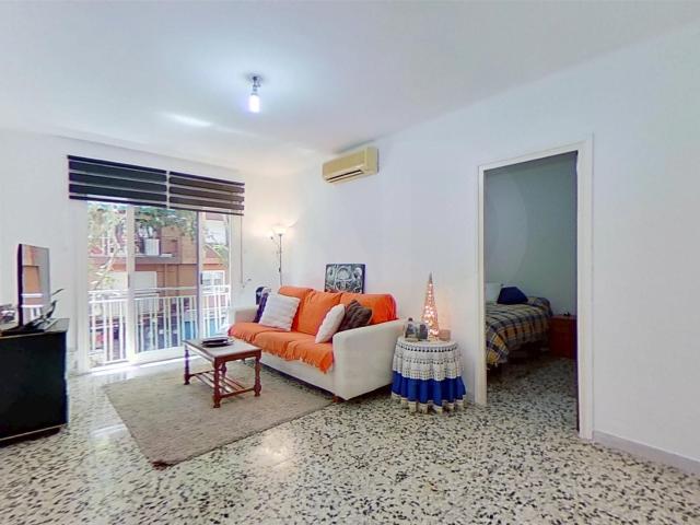 Apartamento 4 dormitorios 76 m2 87m² Viladecáns