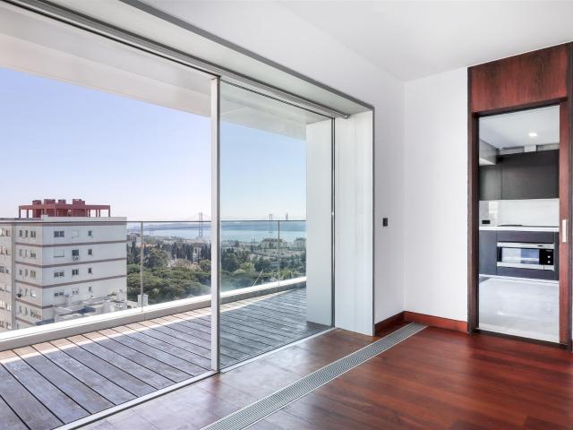 Apartamento, 4 quartos, Lisboa, Restelo 246m² Belém