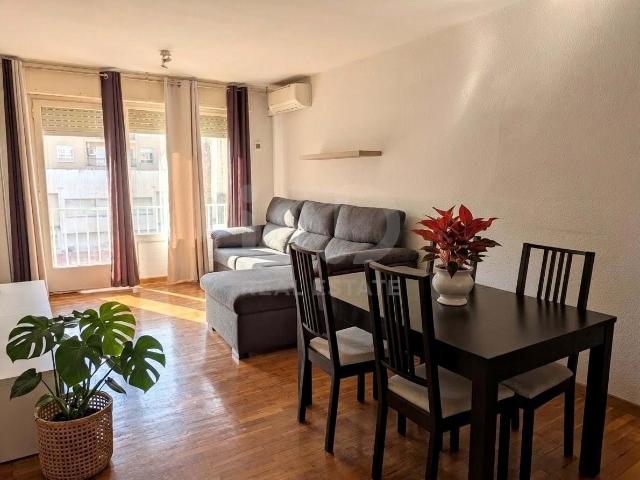 Apartamento 4 dormitorios 93 m2