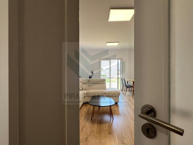 APARTAMENTO 1ºANDAR, T2, ESTACIONAMENTO, VISTA DESAFOGADA