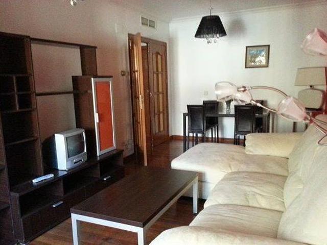 Apartamento 2 dormitorios céntrico y seminuevo