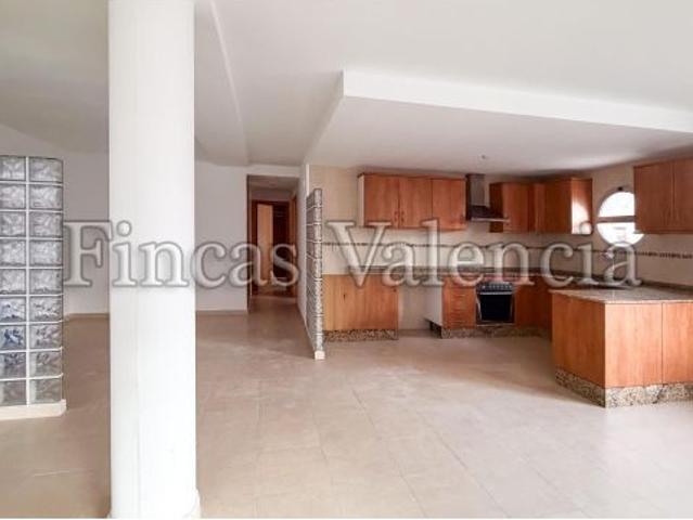 APARTAMENTO 2 HAB, 2 BAÑOS, TRASTERO Y GARAJE JUNTO AL MAR
