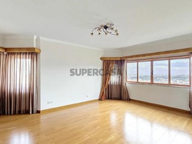 Apartamento T3 Ramada Espaço, Conforto e Excelente Localização