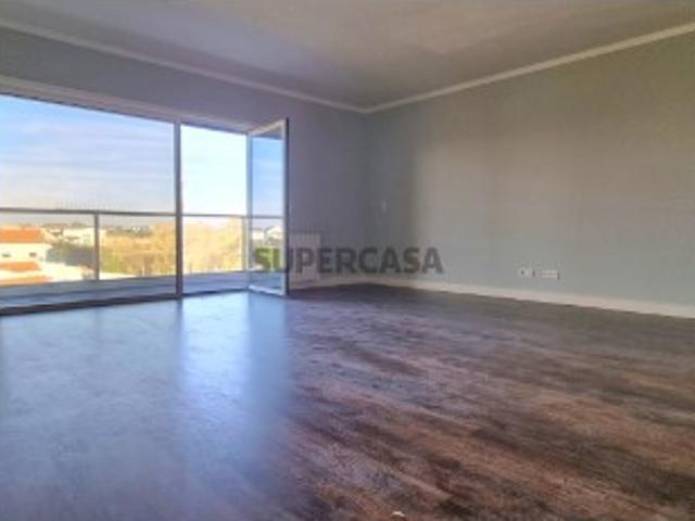 Apartamento T3 4Assoalhadas com varandas e parqueamento Capuchos Almada
