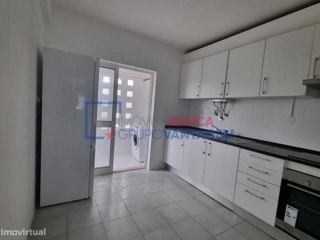 APARTAMENTO T3 79m2 CARNAXIDE
