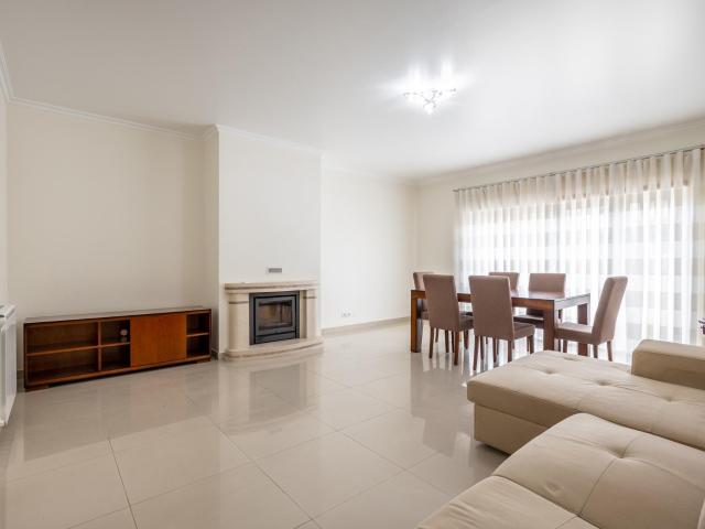 Apartamento T3 141m² Porto De Mós São Pedro